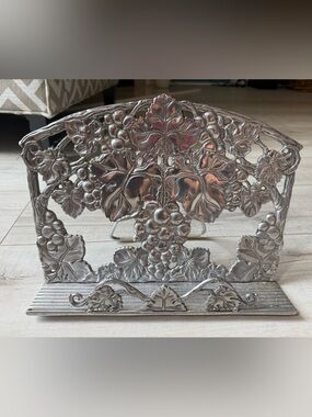 Rare Arthur Court Silver-Tone Embossed Grape Motif/Book Stand